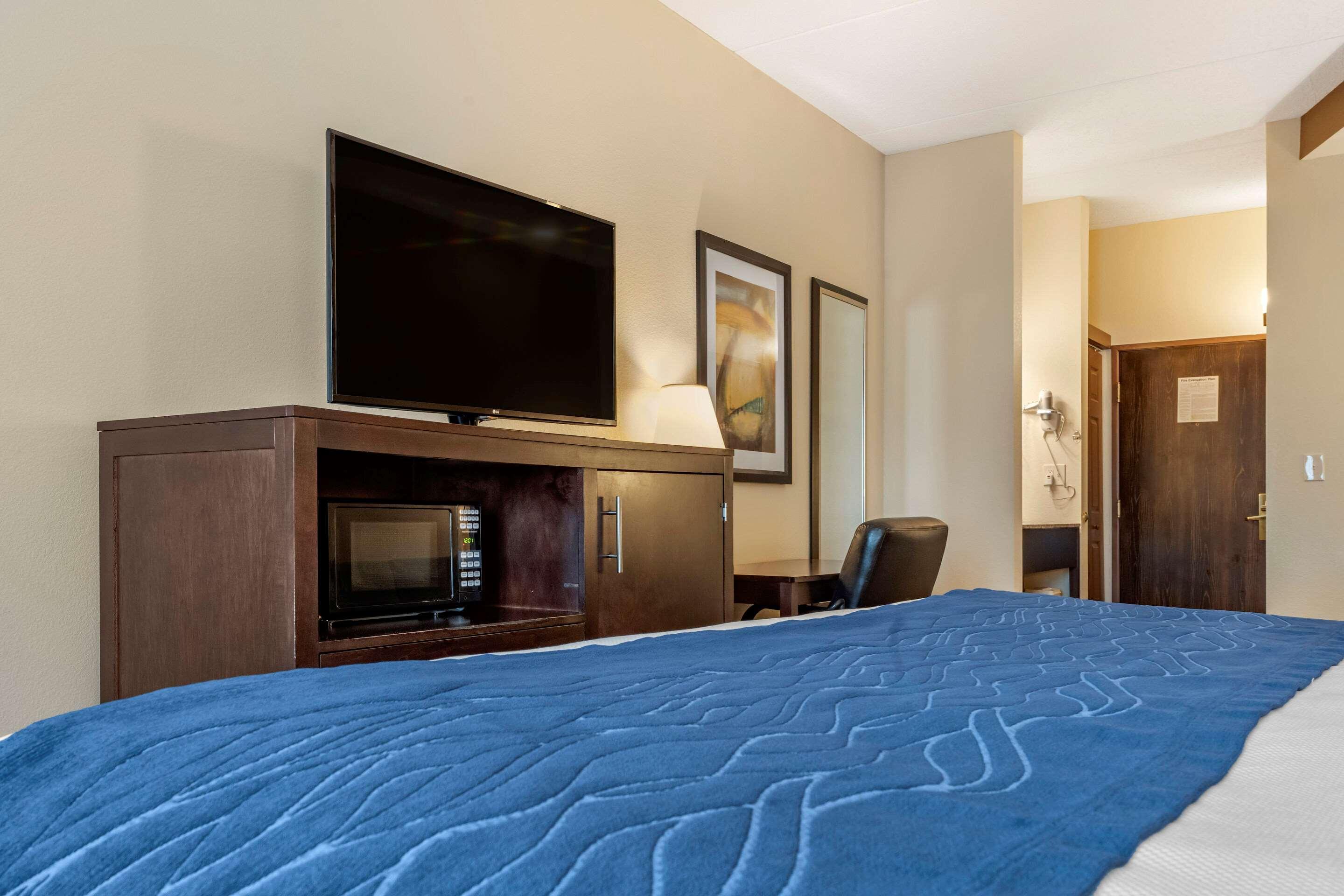 Comfort Inn & Suites Butler Εξωτερικό φωτογραφία