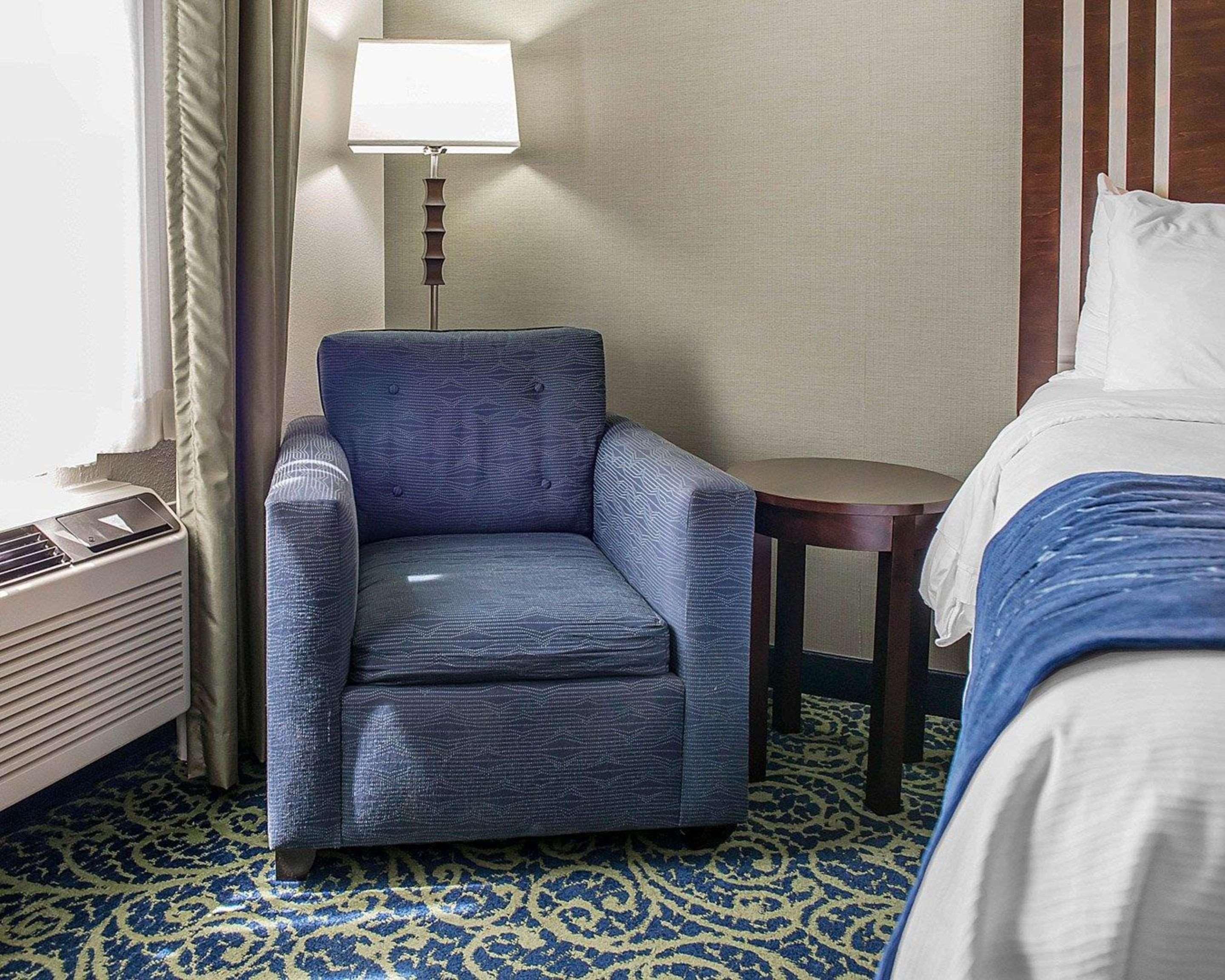 Comfort Inn & Suites Butler Εξωτερικό φωτογραφία
