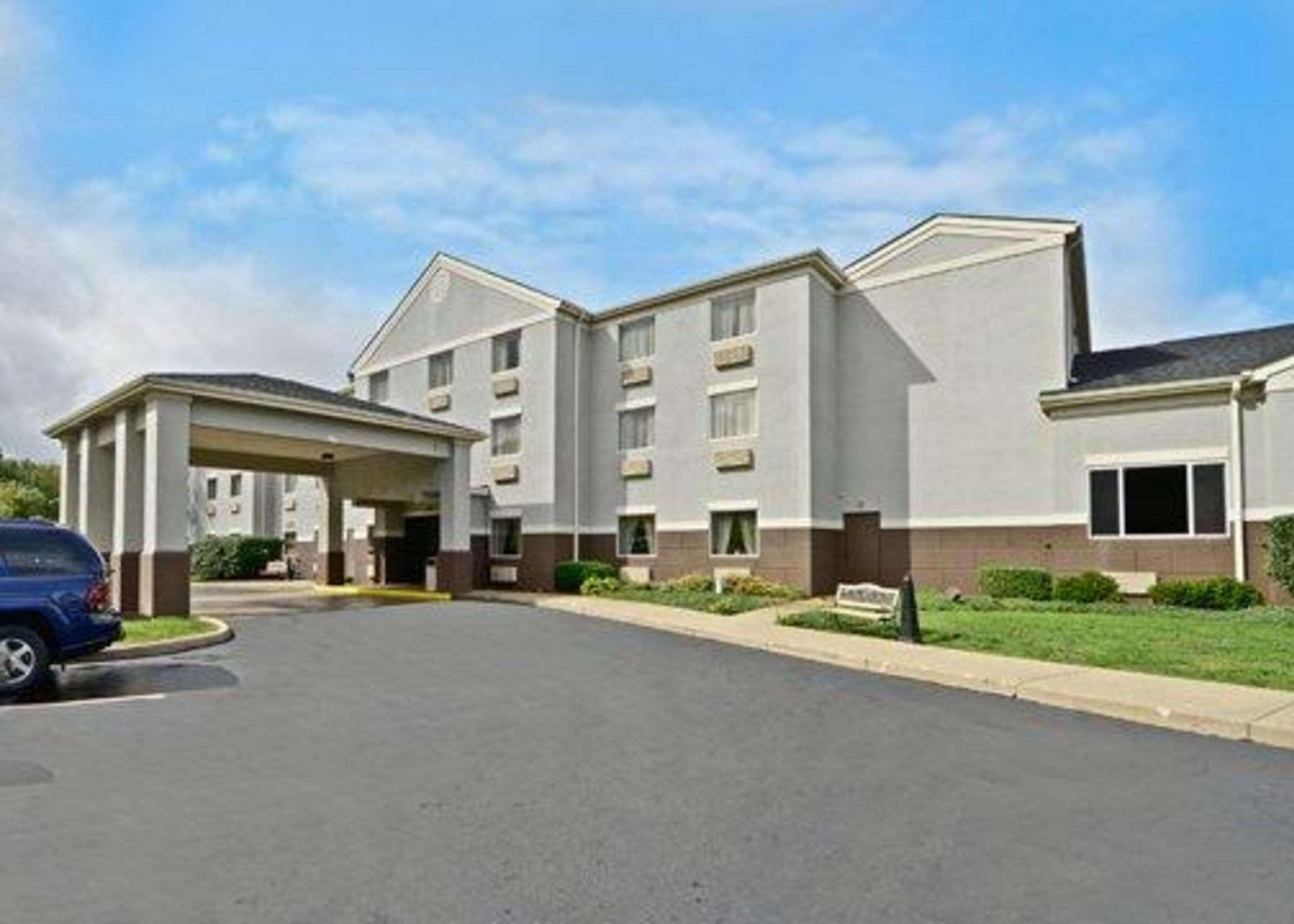 Comfort Inn & Suites Butler Εξωτερικό φωτογραφία