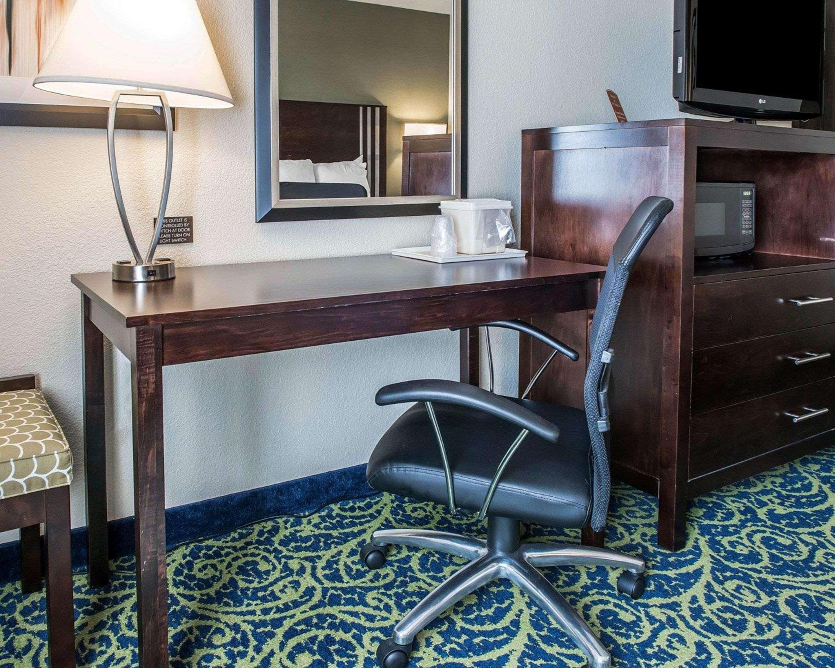 Comfort Inn & Suites Butler Εξωτερικό φωτογραφία
