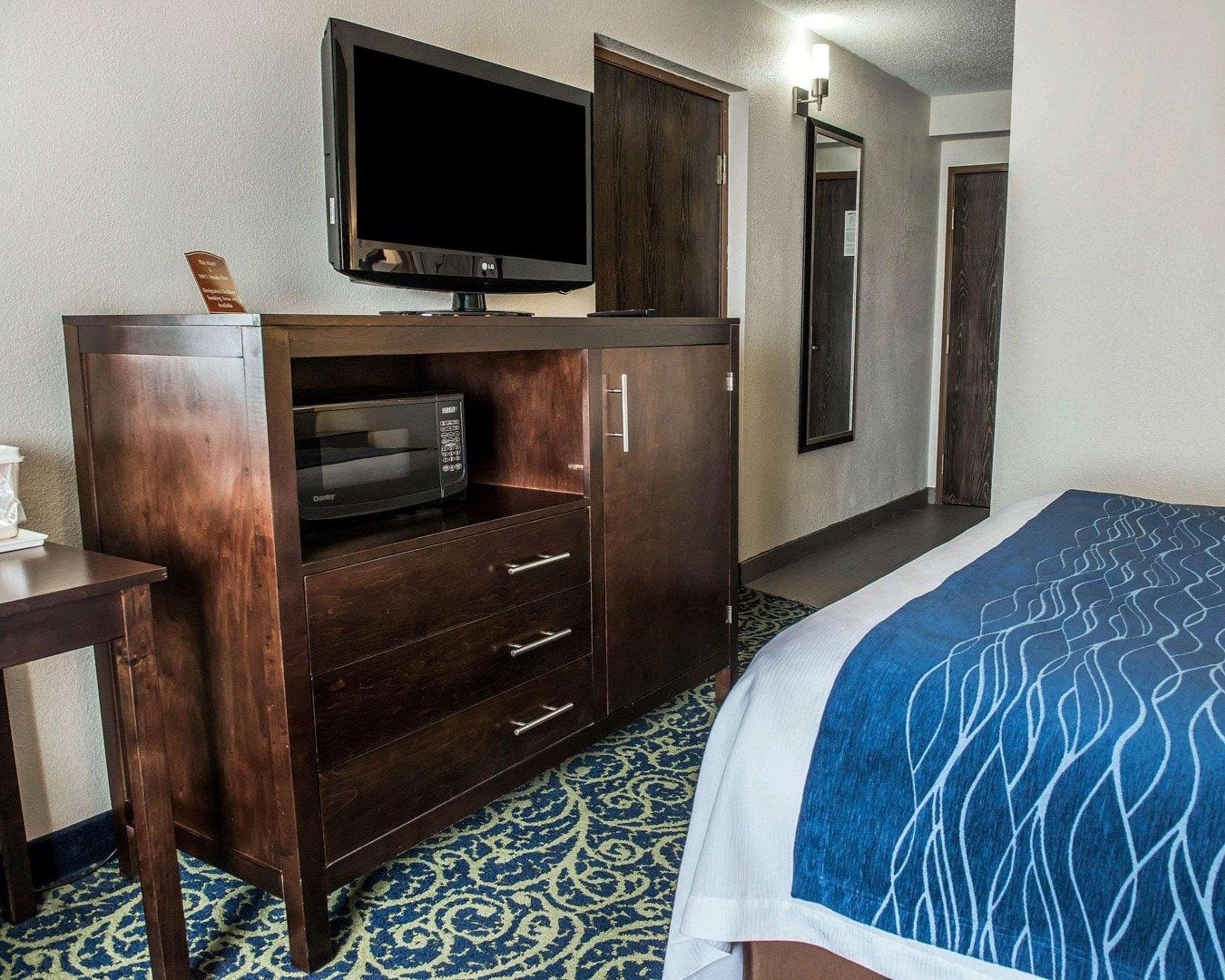 Comfort Inn & Suites Butler Εξωτερικό φωτογραφία