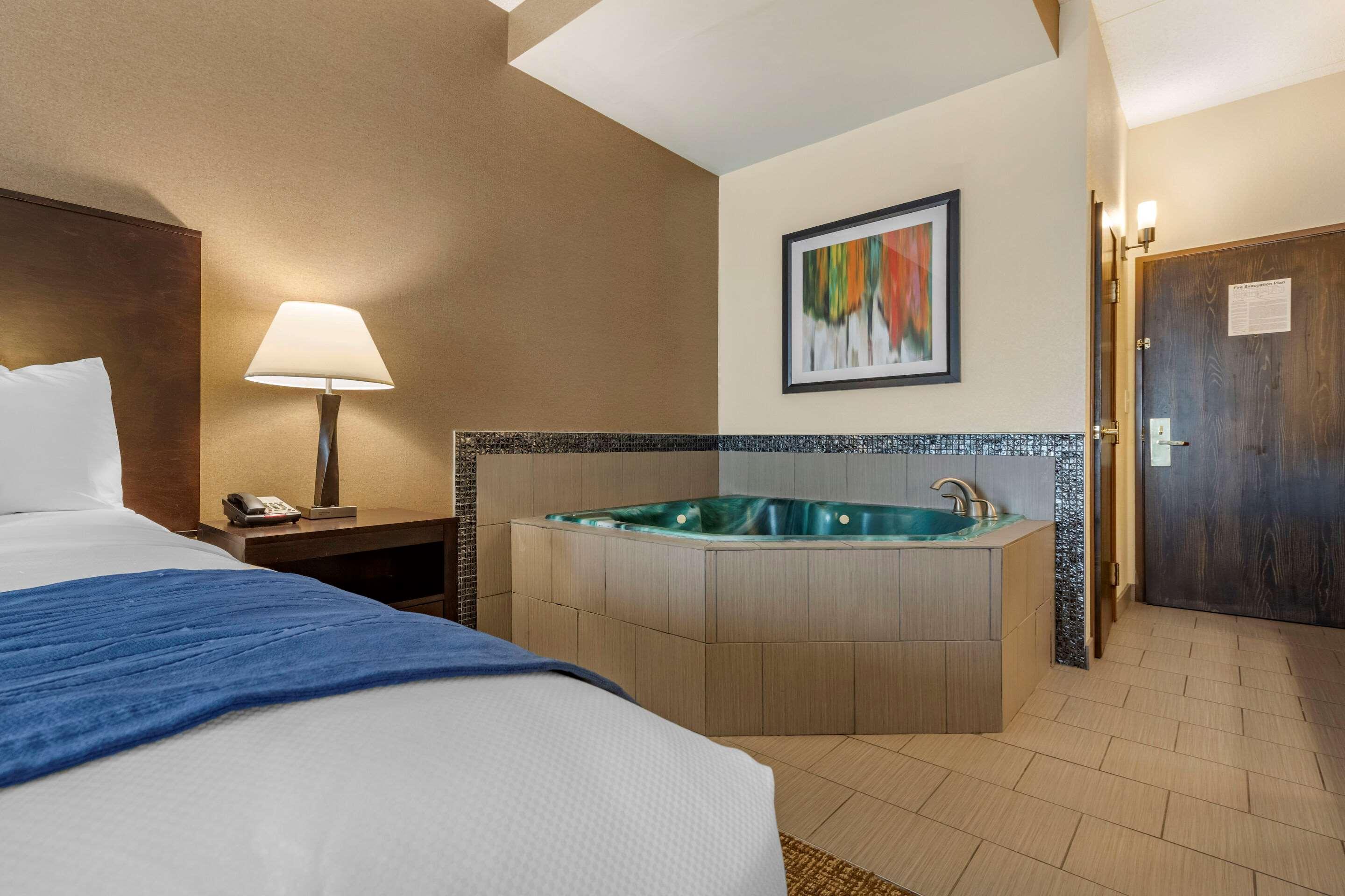 Comfort Inn & Suites Butler Εξωτερικό φωτογραφία