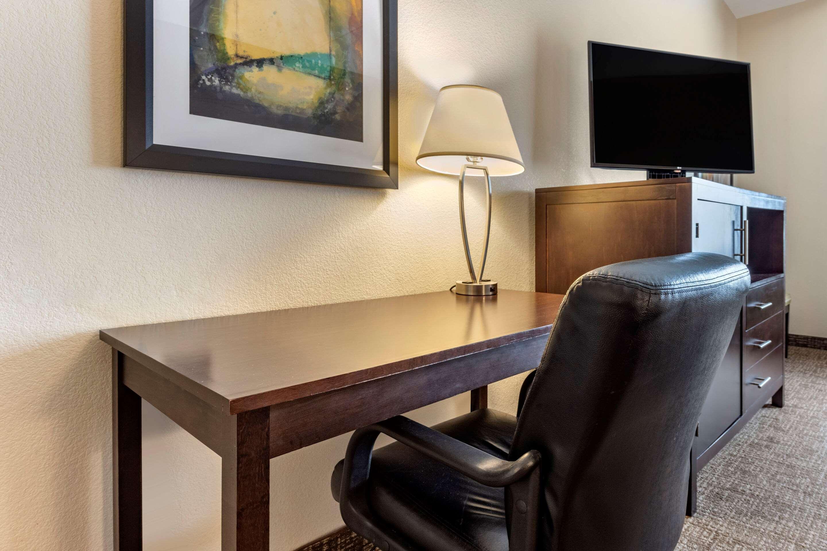Comfort Inn & Suites Butler Εξωτερικό φωτογραφία