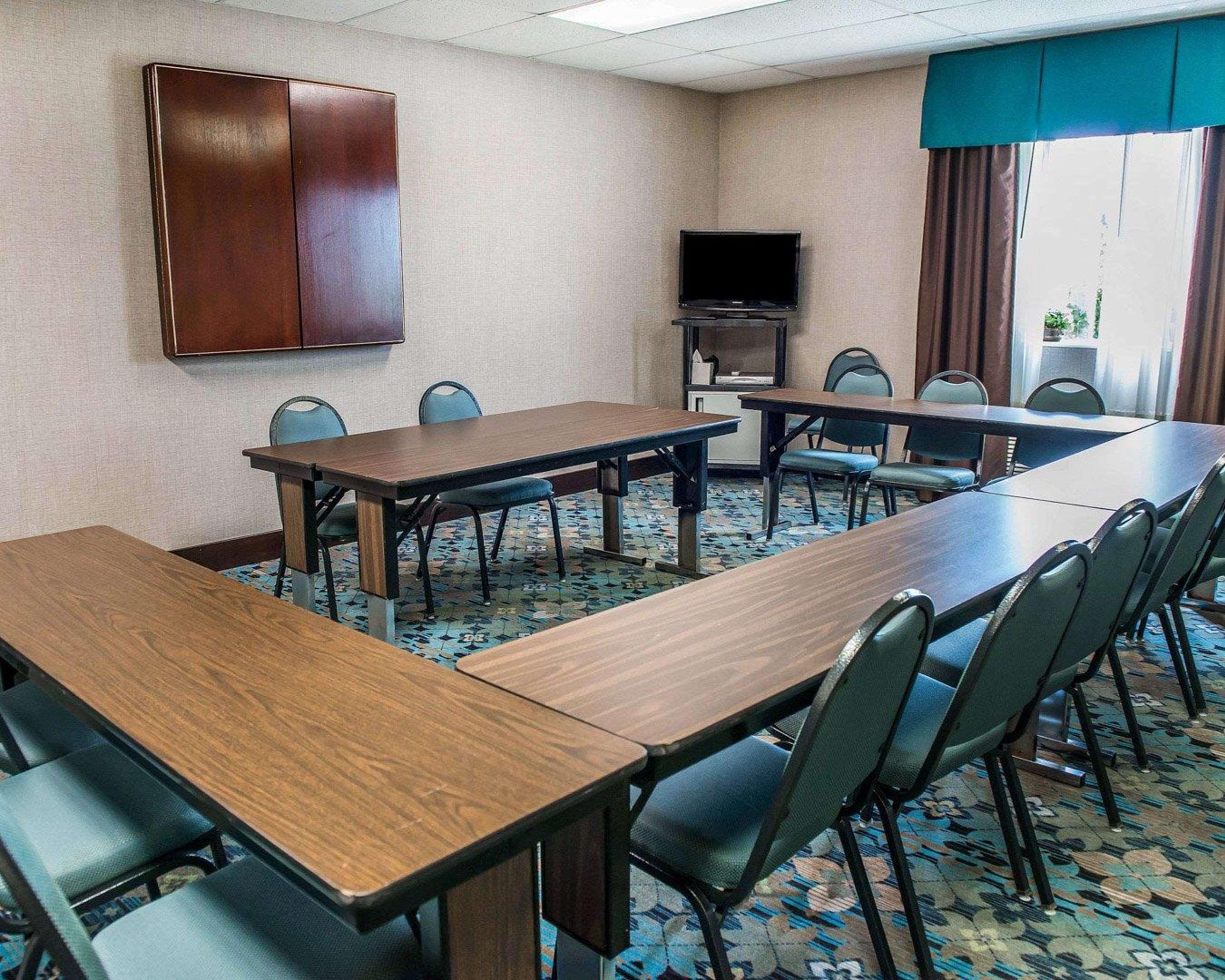 Comfort Inn & Suites Butler Εξωτερικό φωτογραφία