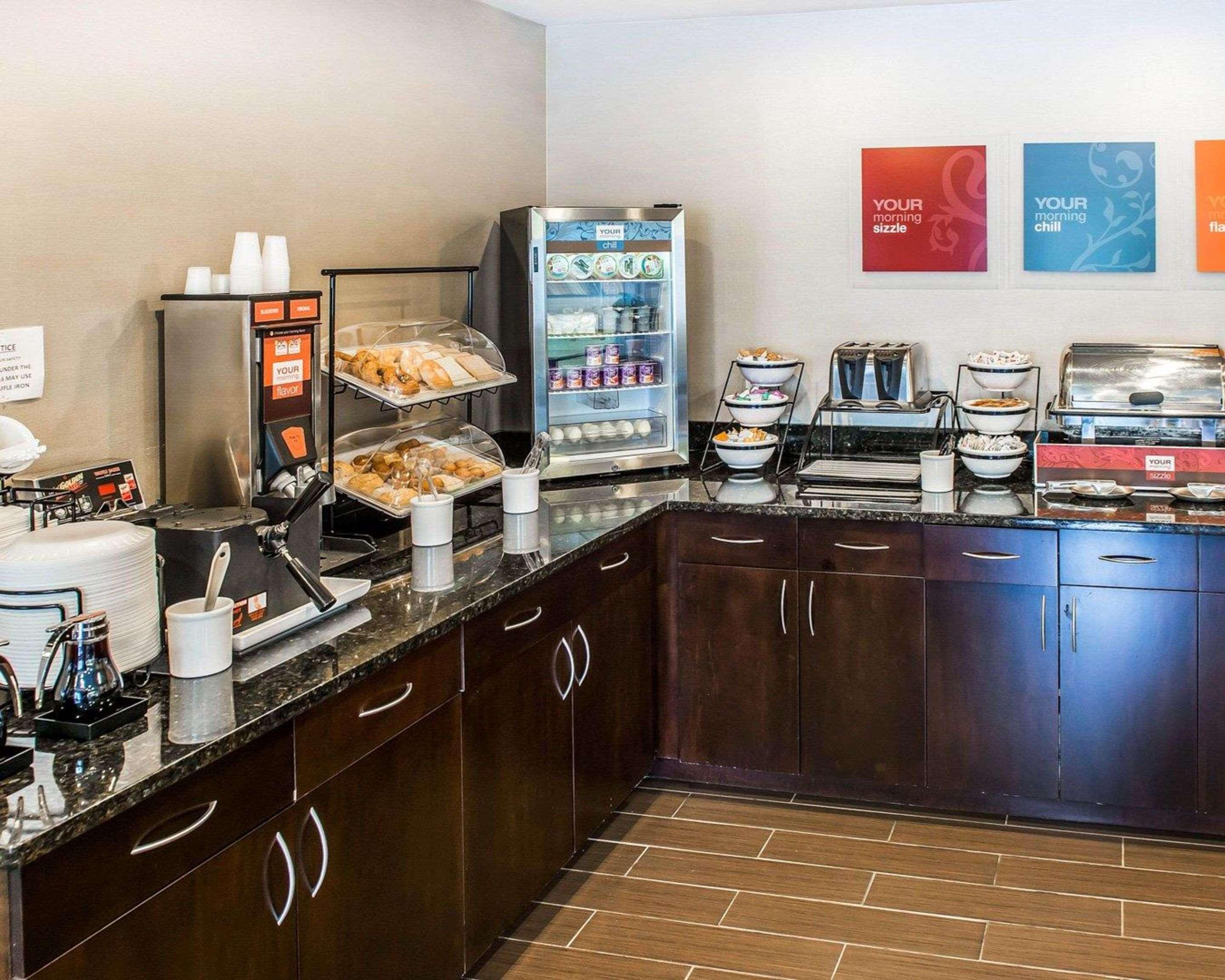 Comfort Inn & Suites Butler Εξωτερικό φωτογραφία