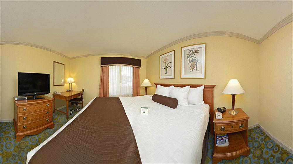 Comfort Inn & Suites Butler Εξωτερικό φωτογραφία