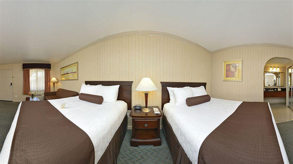 Comfort Inn & Suites Butler Εξωτερικό φωτογραφία